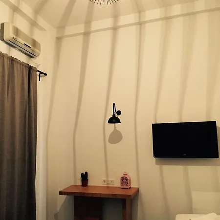 Отель Droom Boutique 2*